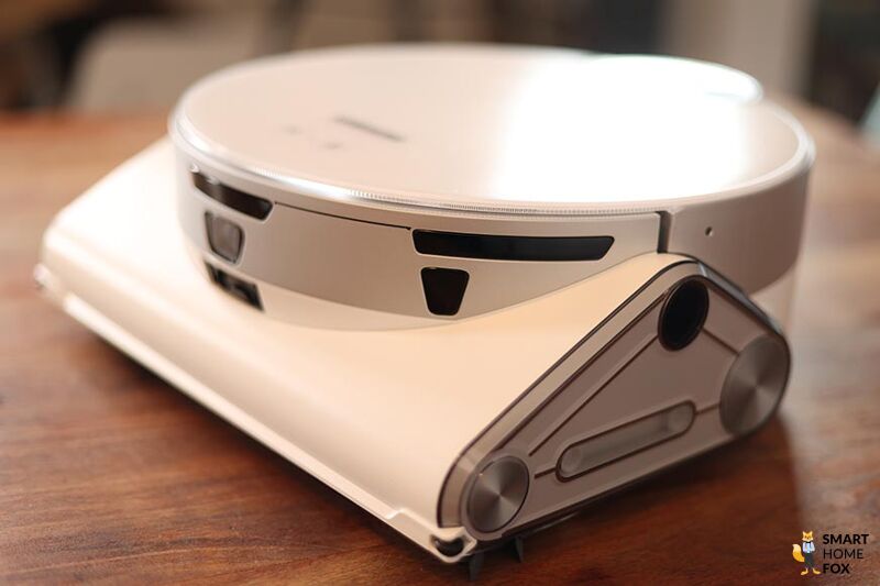 Der Samsung Jet Bot AI Plus ist von der Seite aus zu sehen.